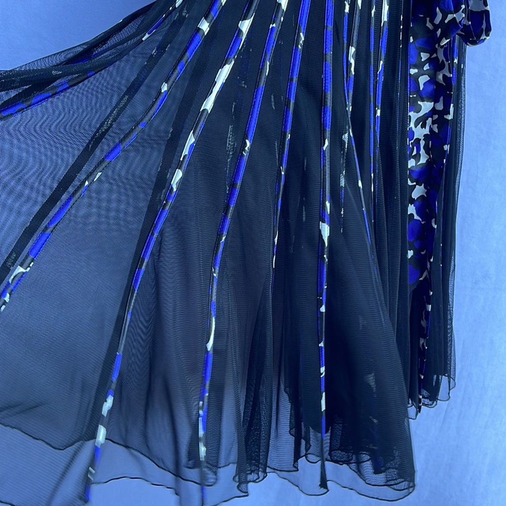 Cache. Lined, Shoulder-Length, Knee-Length Dress … - image 3